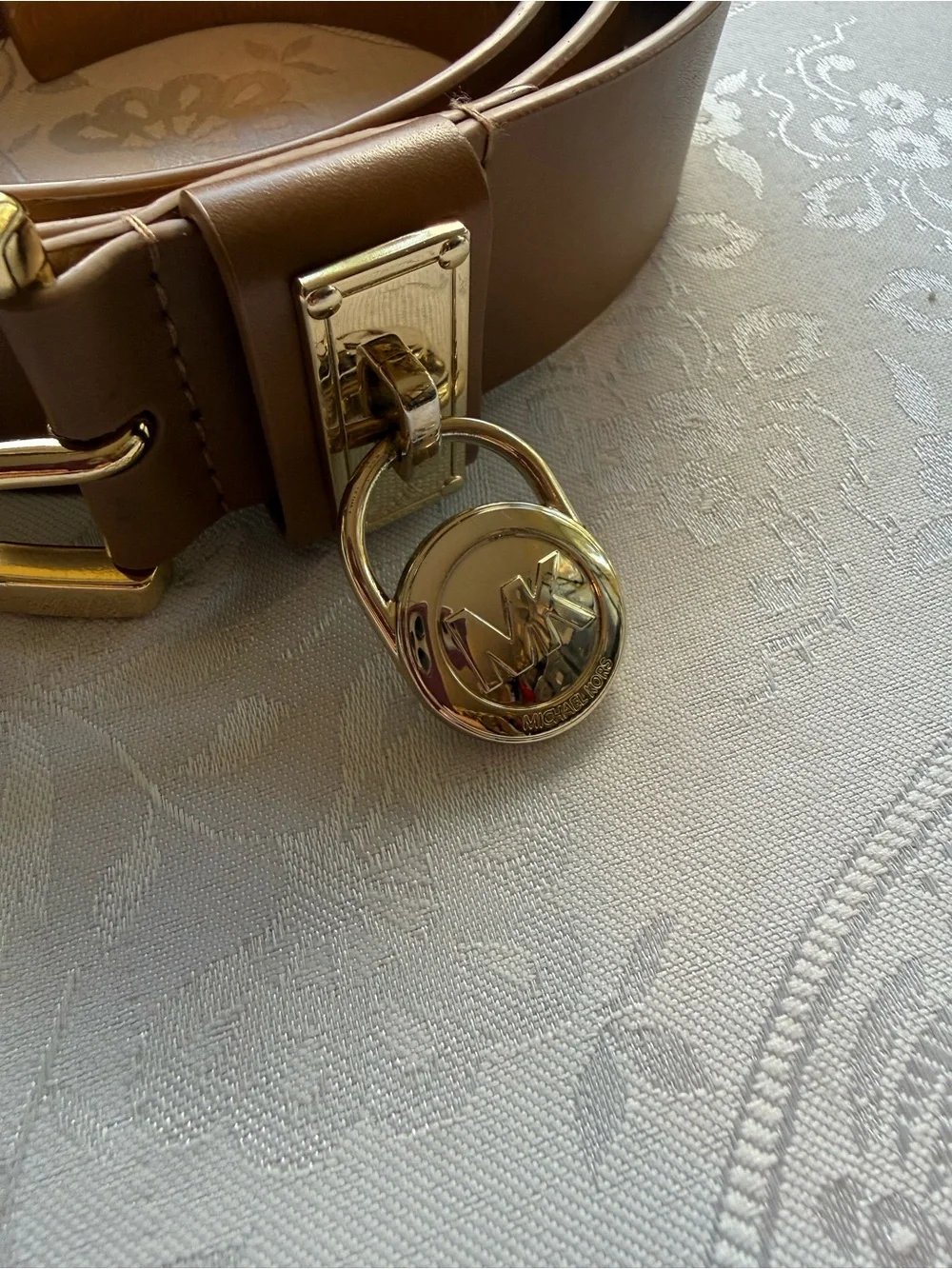 MICHAEL Michael Kors Hamilton Brown/Camel Leather Belt Gold-Tone Signature Buckl